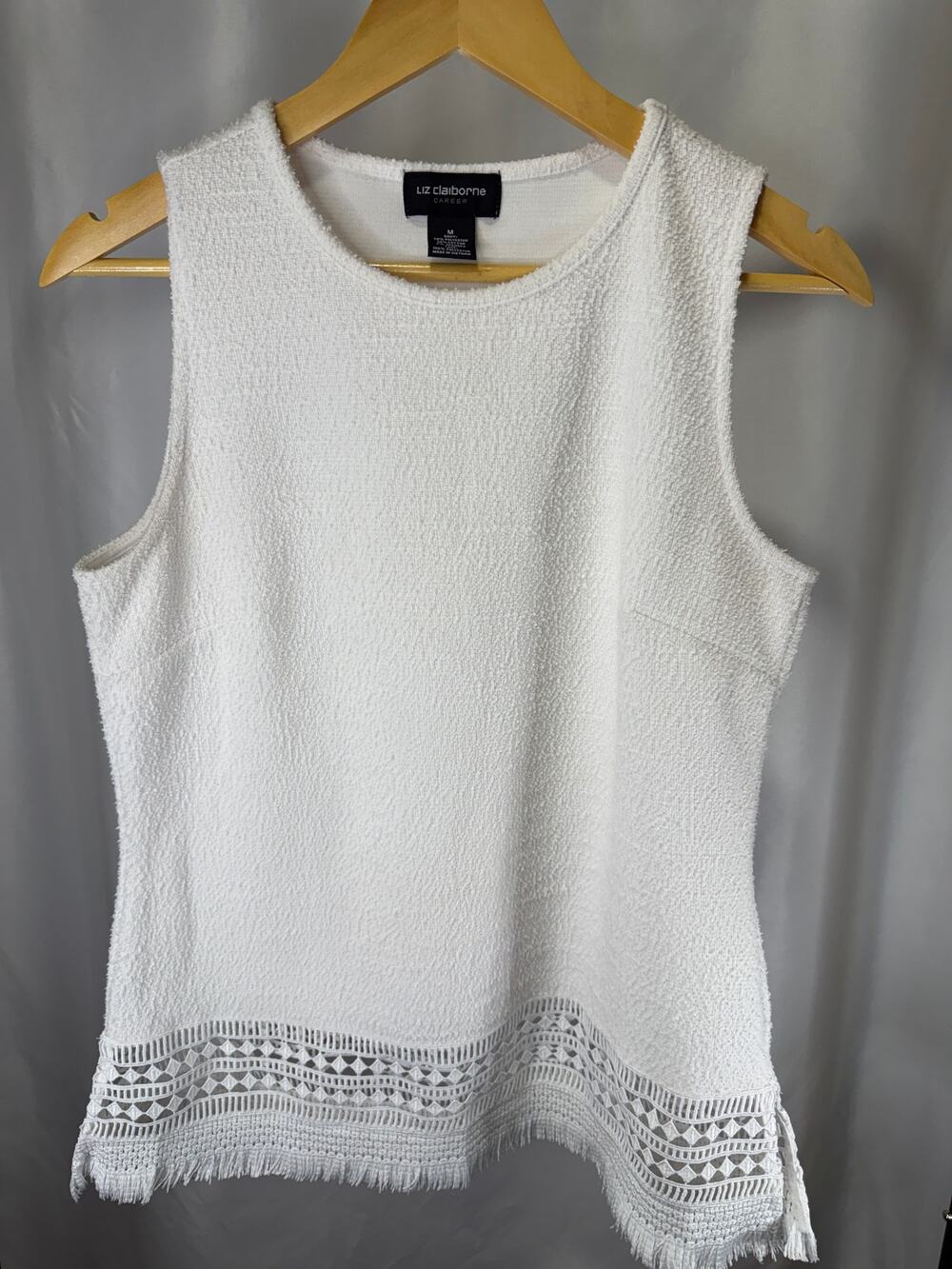 Liz Claiborne Career Women’s Medium White Sleeveless Lace Hem Textured Top